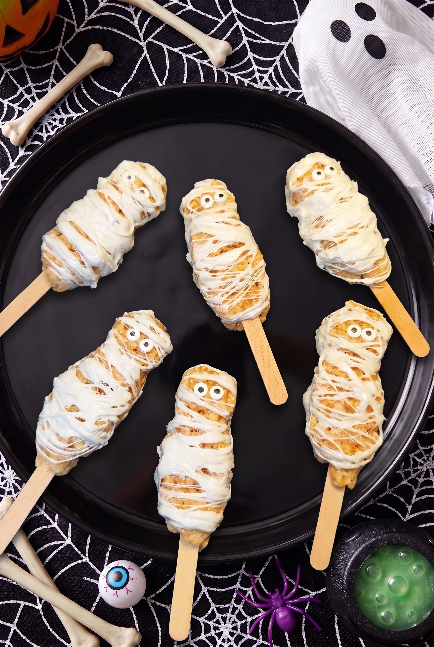 Marshmallow Mummies